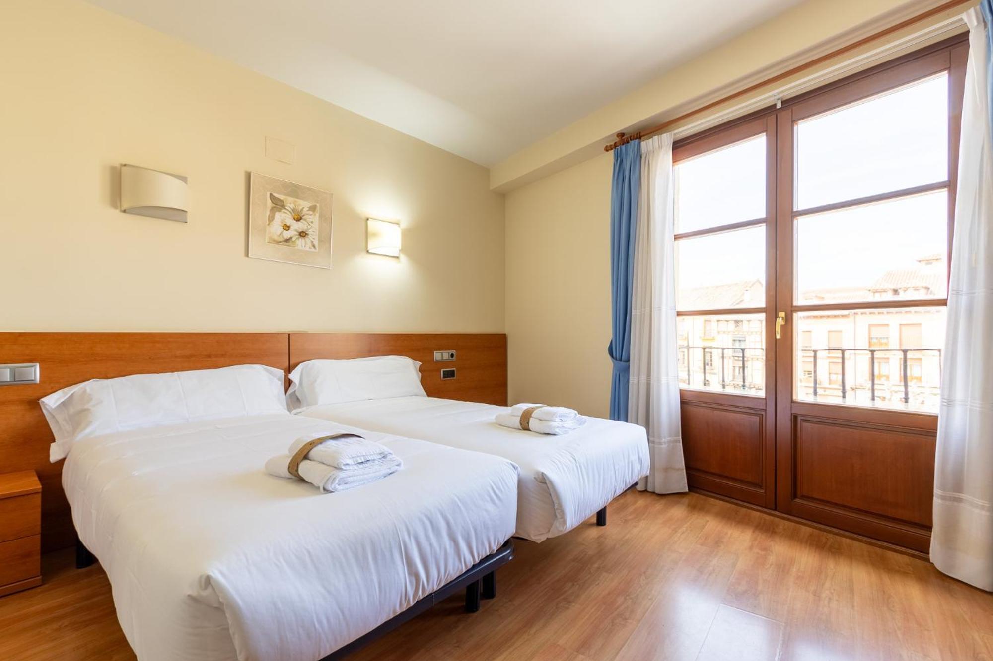 Insidehome Zaravencia Plaza Mayor Toro Exterior photo