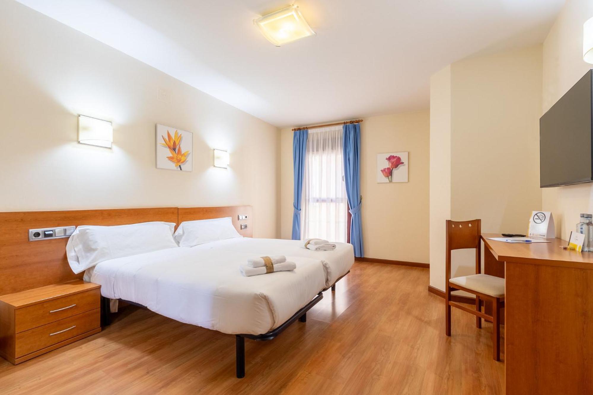 Insidehome Zaravencia Plaza Mayor Toro Exterior photo